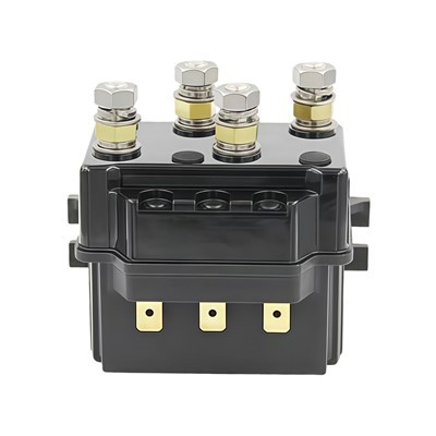 Brezprekinitveno napajanje moč rele